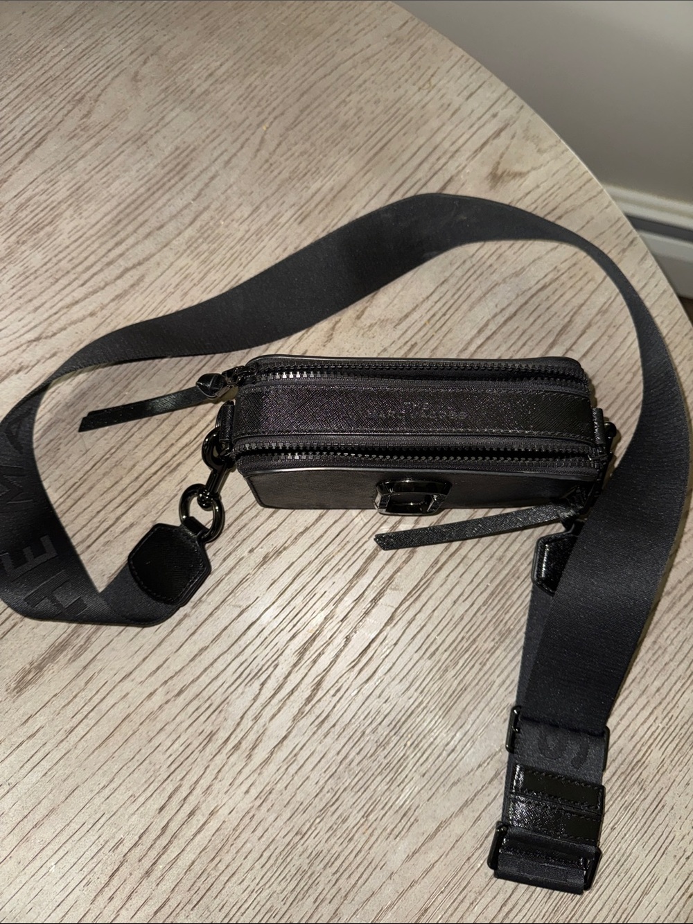 Marc Jacobs Black Snapshot Crossbody Camera Bag with Wide Strap - Picture 3 of 4